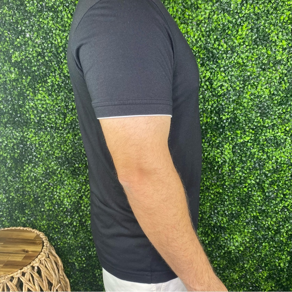 Guess Black Short Sleeve‎ V-Neck Tee nwot - Picture 3 of 5
